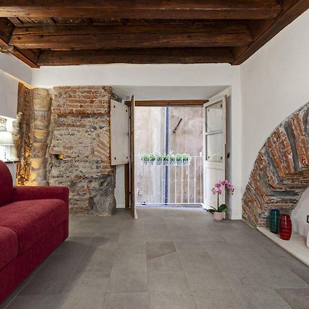 Wood And Stone Apartment In The Historical Center Генуя Екстер'єр фото