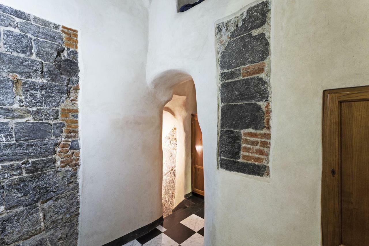 Wood And Stone Apartment In The Historical Center Генуя Екстер'єр фото