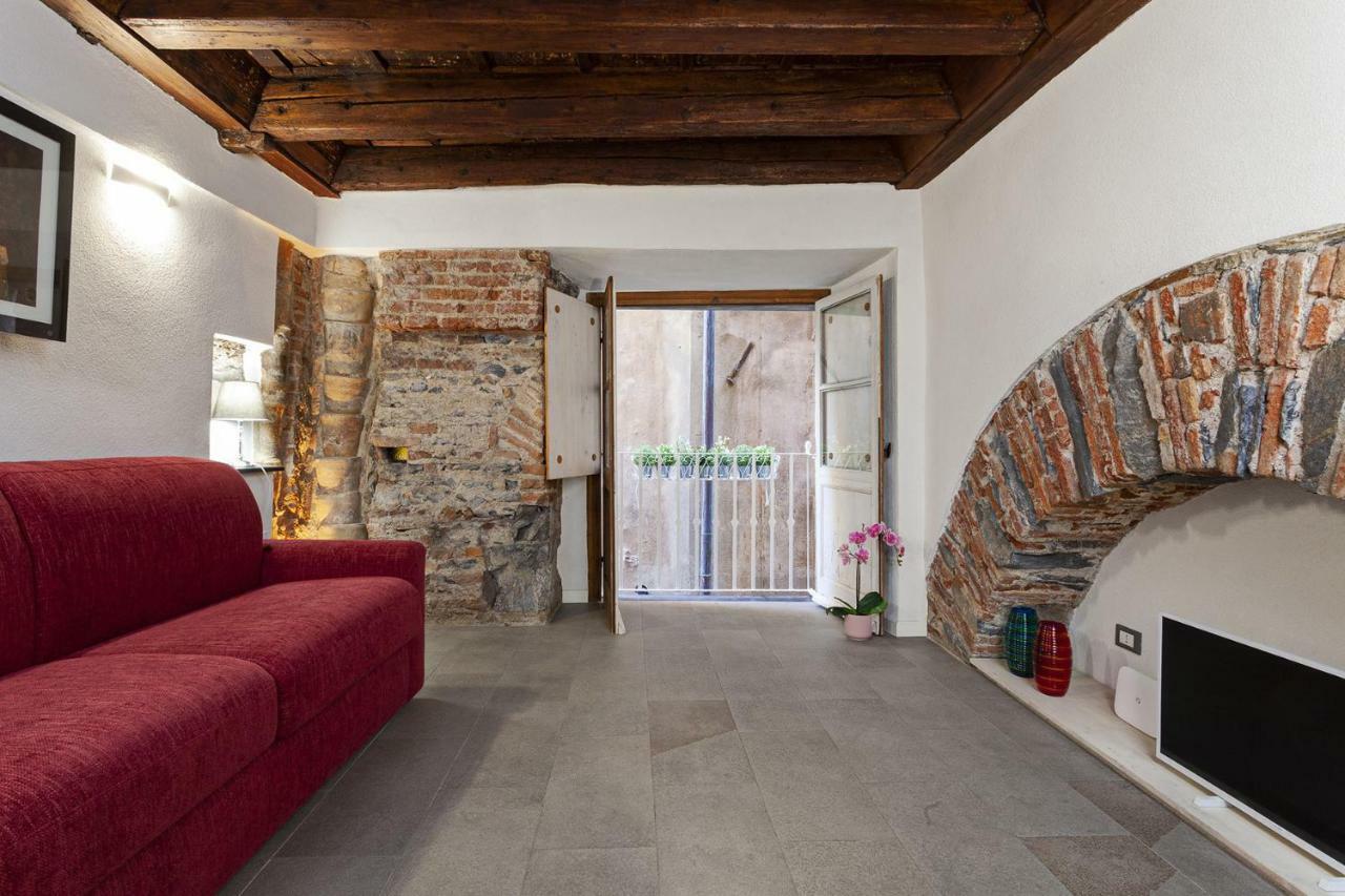 Wood And Stone Apartment In The Historical Center Генуя Екстер'єр фото